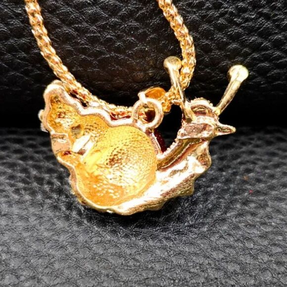 Crystal Enamel Snail Animal Pendant Necklace Chain Jewelry NWOT - Picture 3 of 3